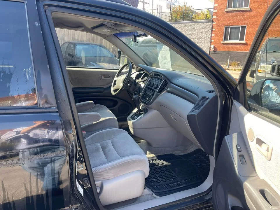 2001 Toyota Highlander - Image 12 of 15