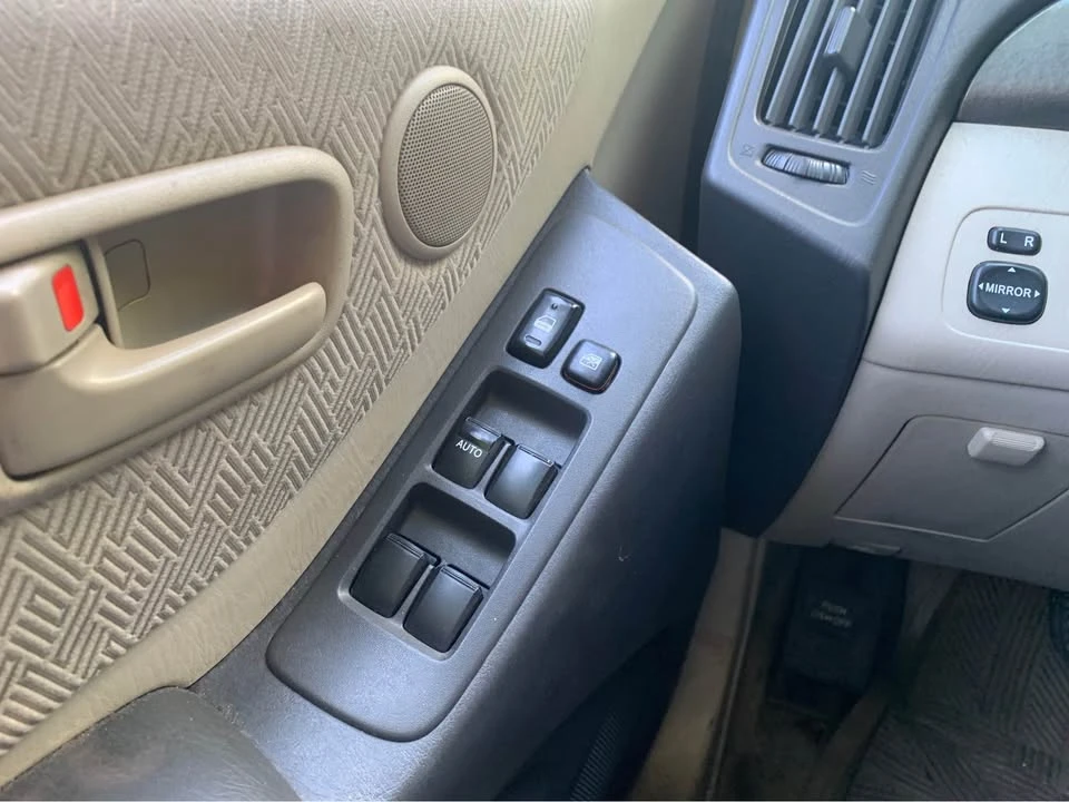 2001 Toyota Highlander - Image 18 of 20