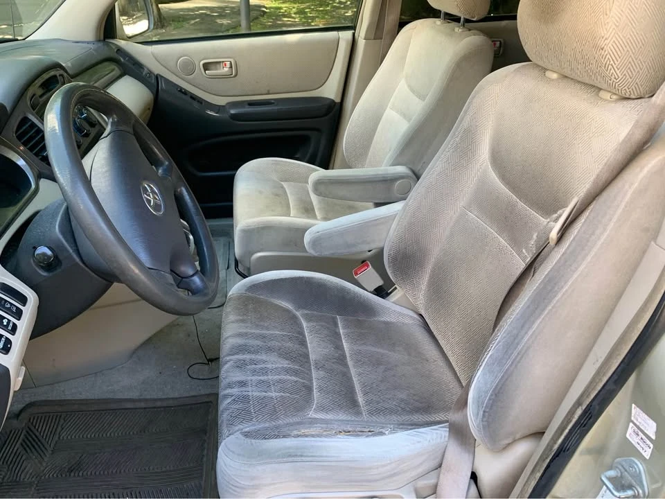 2001 Toyota Highlander - Image 10 of 20
