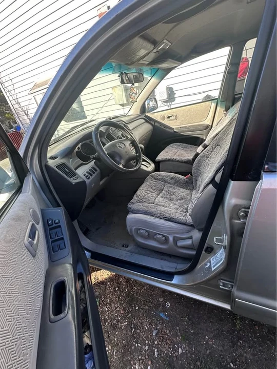 2001 Toyota Highlander - Image 8 of 11