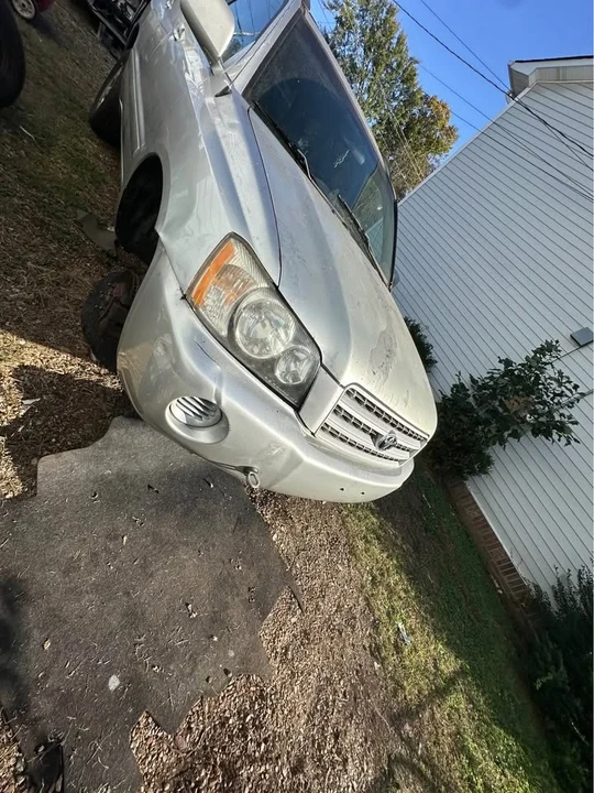 2001 Toyota Highlander - Image 2 of 11