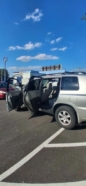 2001 Toyota Highlander - Image 2 of 11