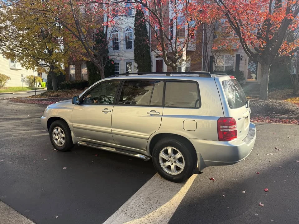 2001 Toyota Highlander - Image 2 of 11