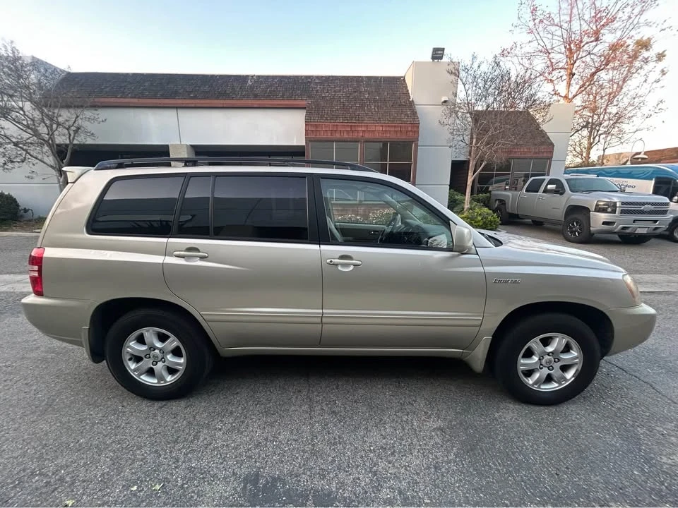 2001 Toyota Highlander - Image 11 of 20