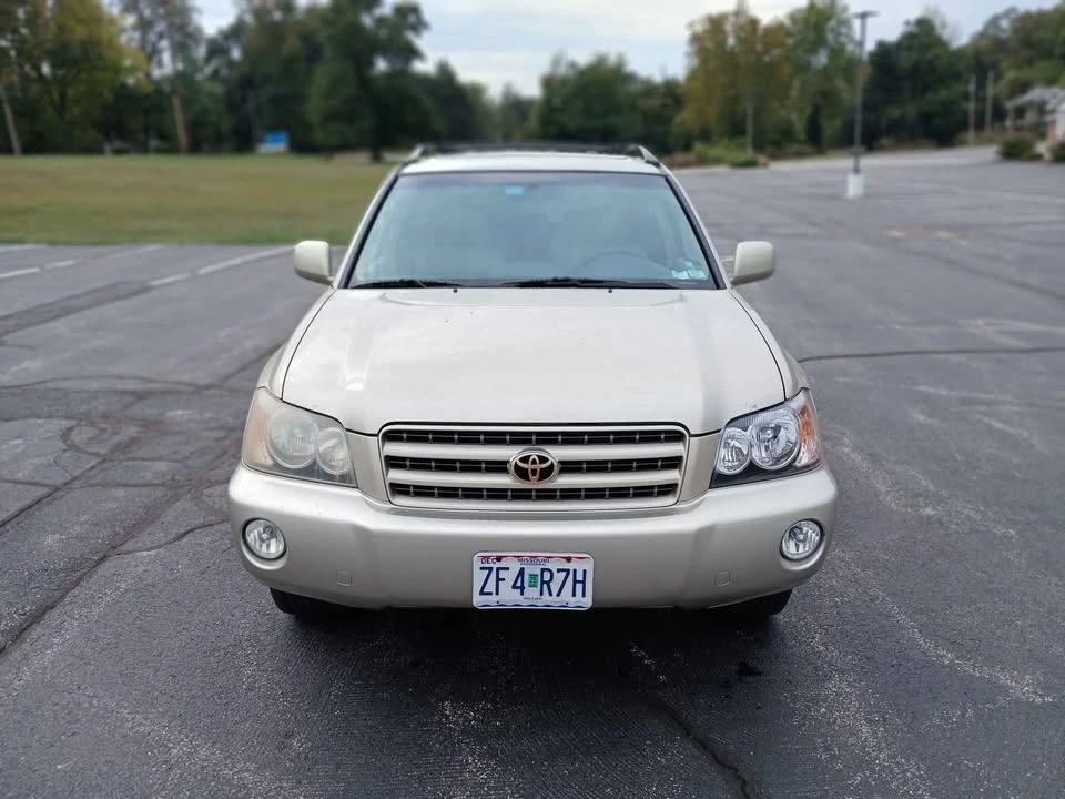 2001 Toyota Highlander - Image 2 of 20
