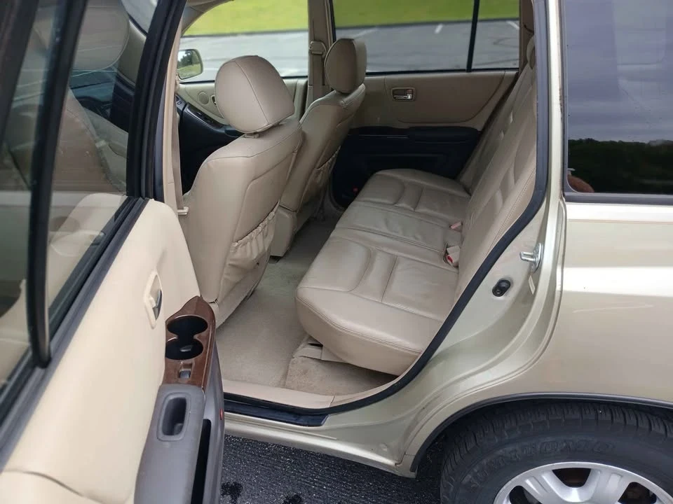 2001 Toyota Highlander - Image 10 of 20