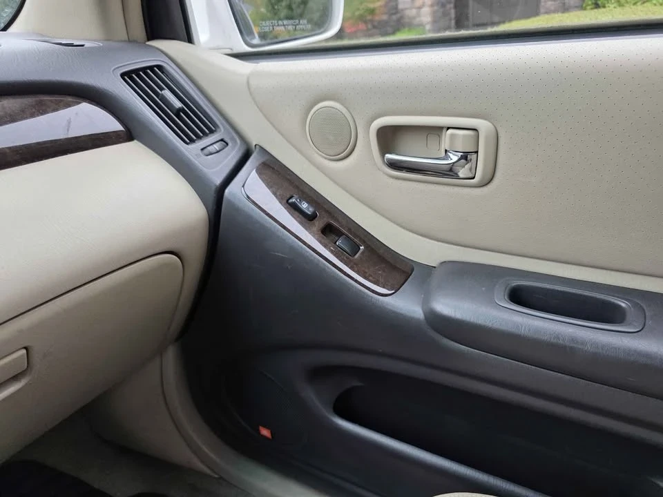 2001 Toyota Highlander - Image 10 of 11