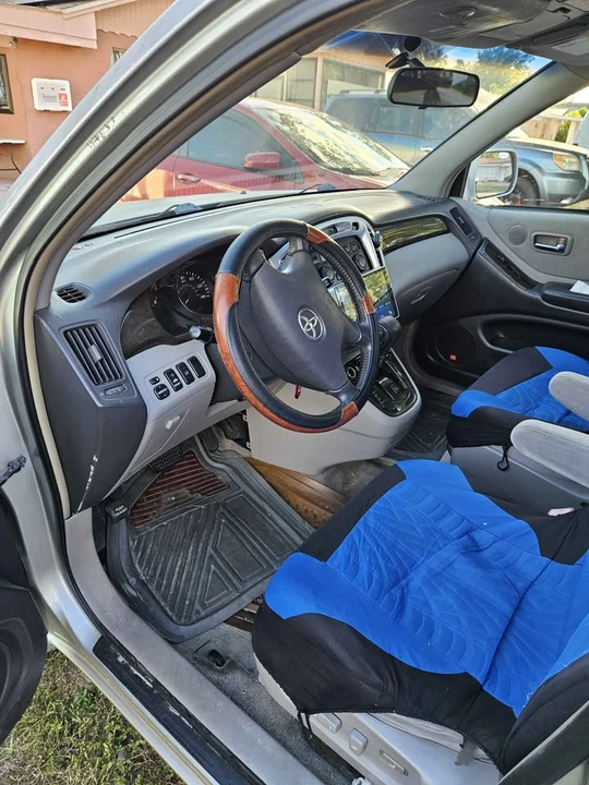 2001 Toyota Highlander - Image 2 of 16