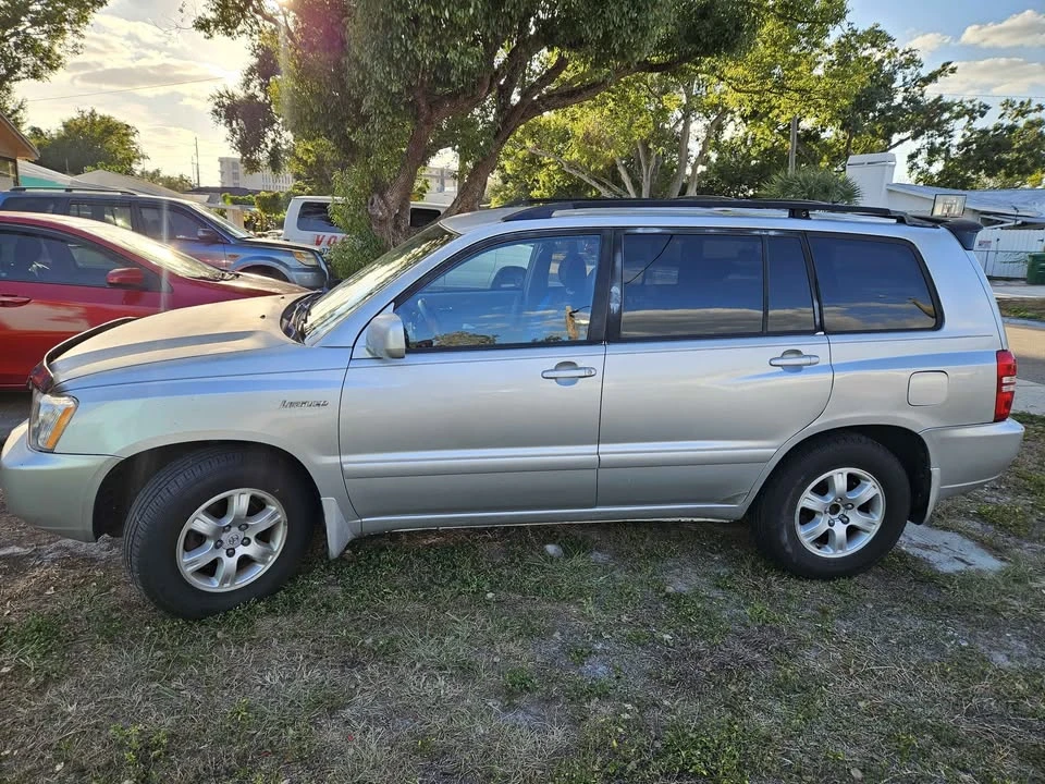 2001 Toyota Highlander - Image 13 of 16