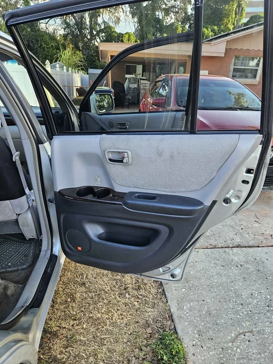 2001 Toyota Highlander - Image 7 of 16