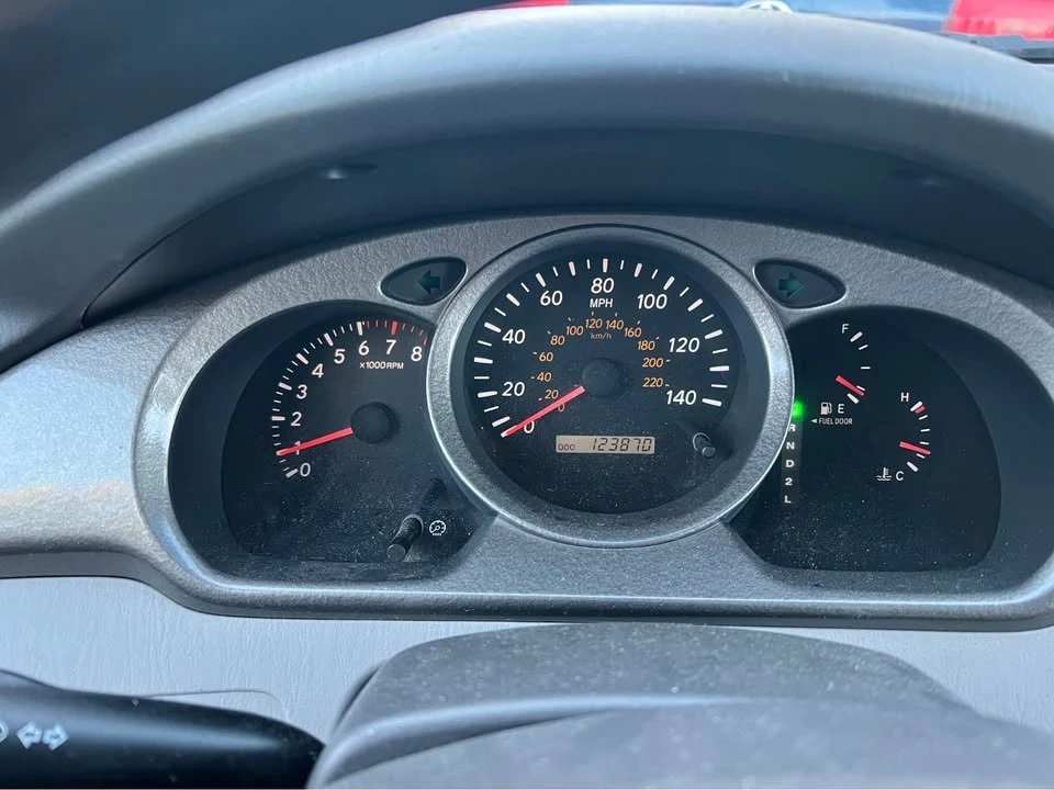 2001 Toyota Highlander - Image 9 of 11