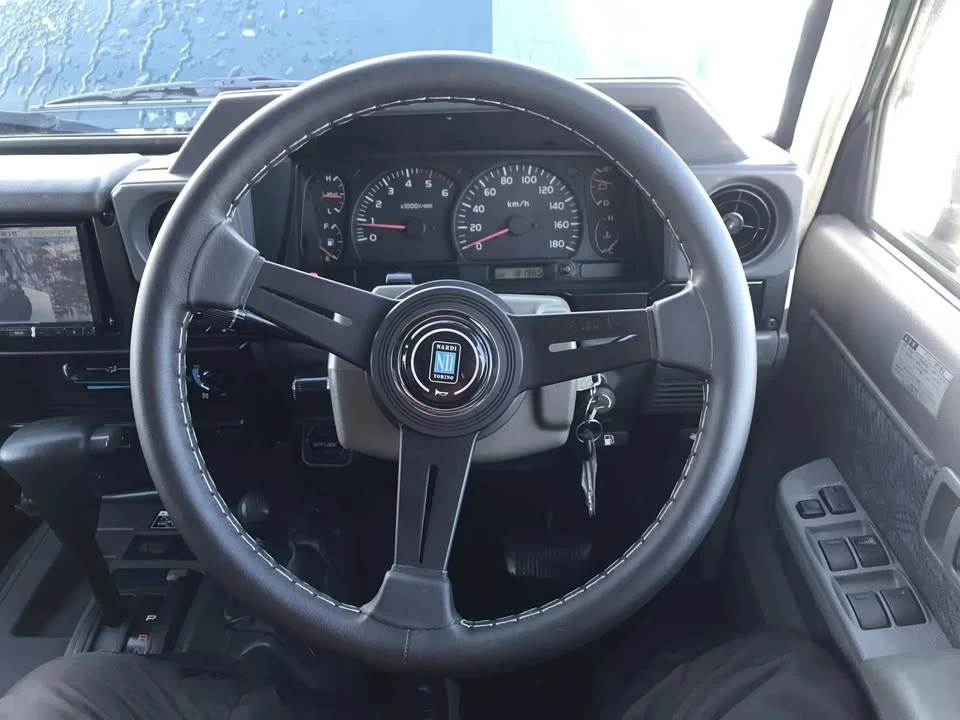 2001 Toyota J70 Land Cruiser - Image 10 of 20