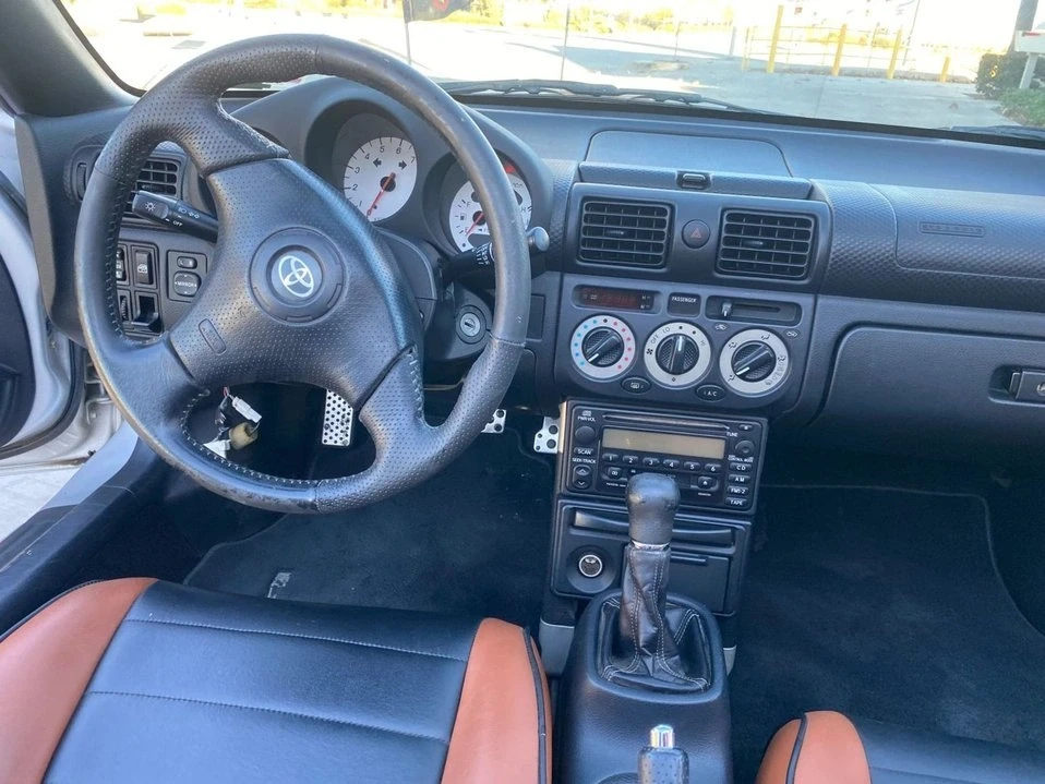 2001 Toyota MR2 Spyder/MR-S - Image 4 of 20