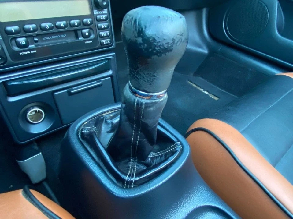 2001 Toyota MR2 Spyder/MR-S - Image 10 of 20