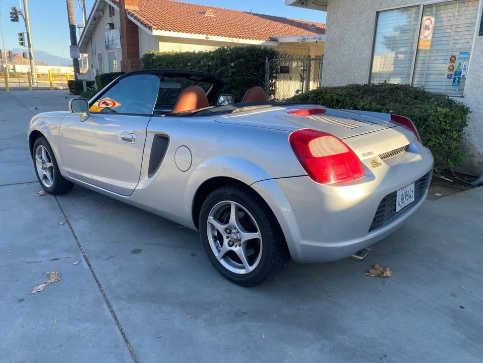 2001 Toyota MR2 Spyder/MR-S - Image 17 of 20