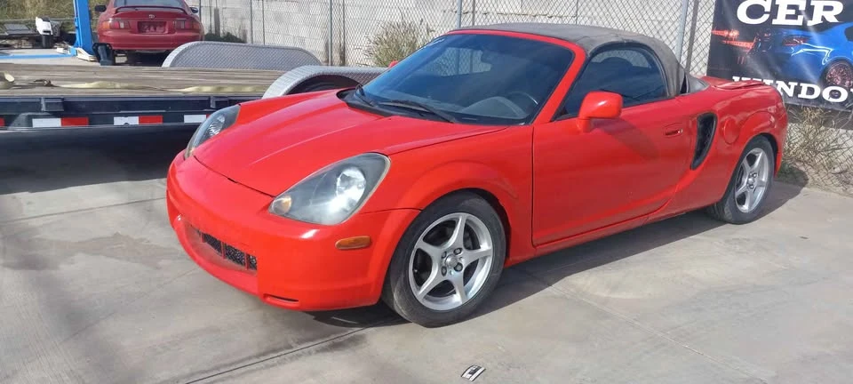 2001 Toyota MR2 Spyder/MR-S - Image 2 of 4