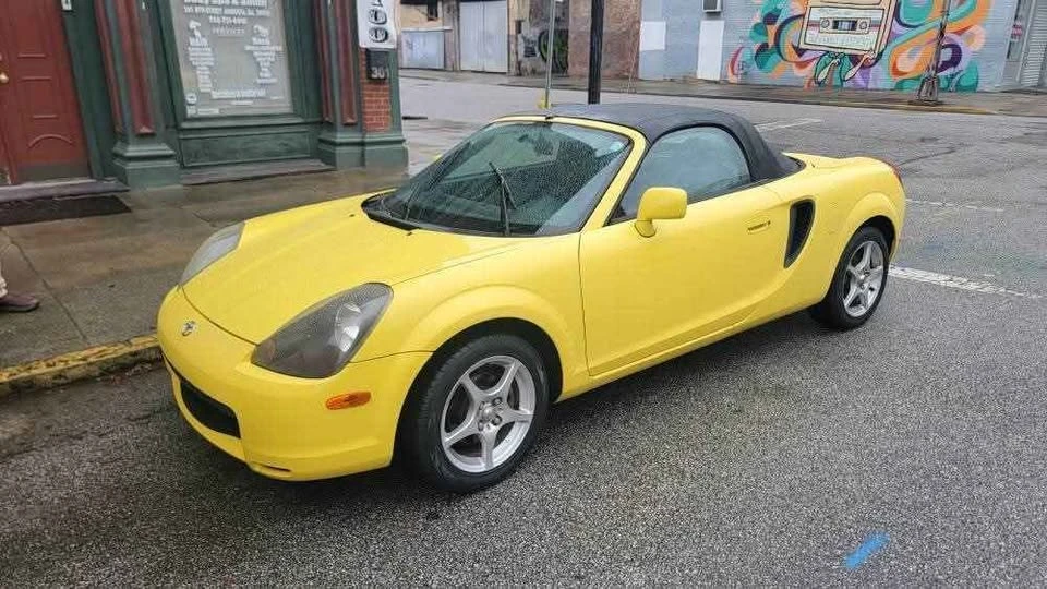 2001 Toyota MR2 Spyder/MR-S - Image 2 of 5