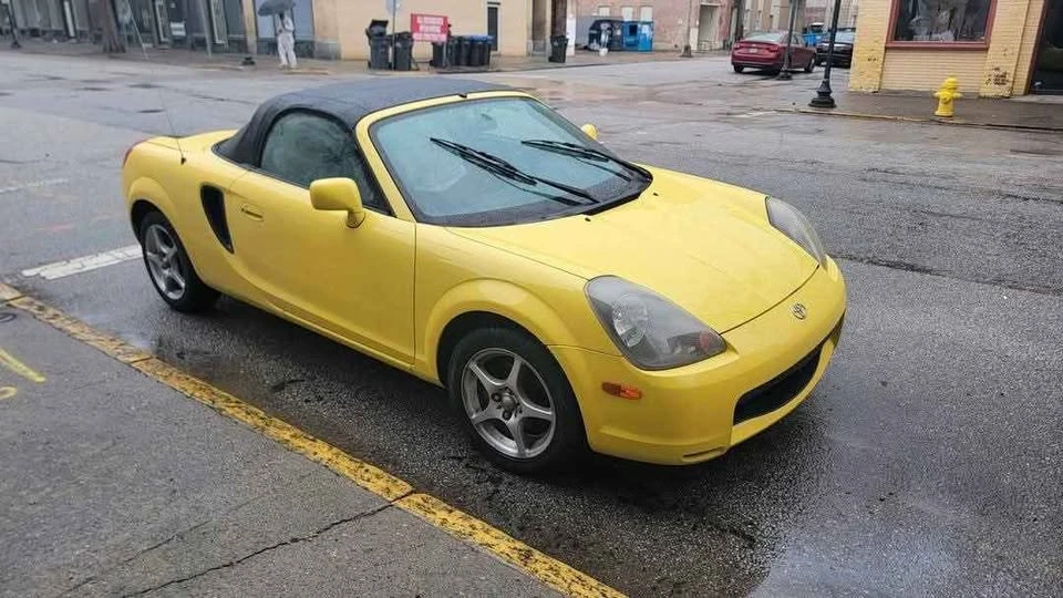 2001 Toyota MR2 Spyder/MR-S - Image 3 of 5