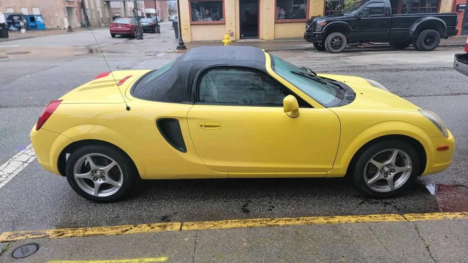 2001 Toyota MR2 Spyder/MR-S - Image 4 of 5