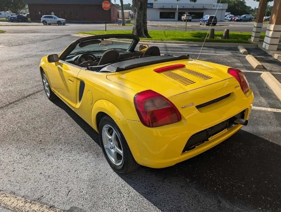 2001 Toyota MR2 Spyder/MR-S - Image 8 of 12