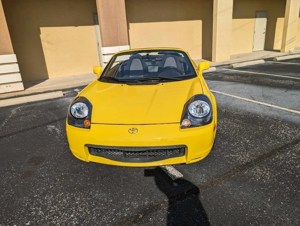 2001 Toyota MR2 Spyder/MR-S - Image 2 of 12