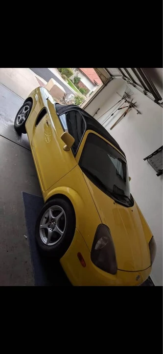 2001 Toyota MR2 Spyder/MR-S - Image 12 of 13