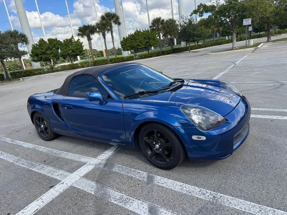 2001 Toyota MR2 Spyder/MR-S - Image 2 of 4