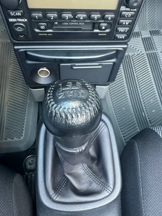 2001 Toyota MR2 Spyder/MR-S - Image 11 of 20