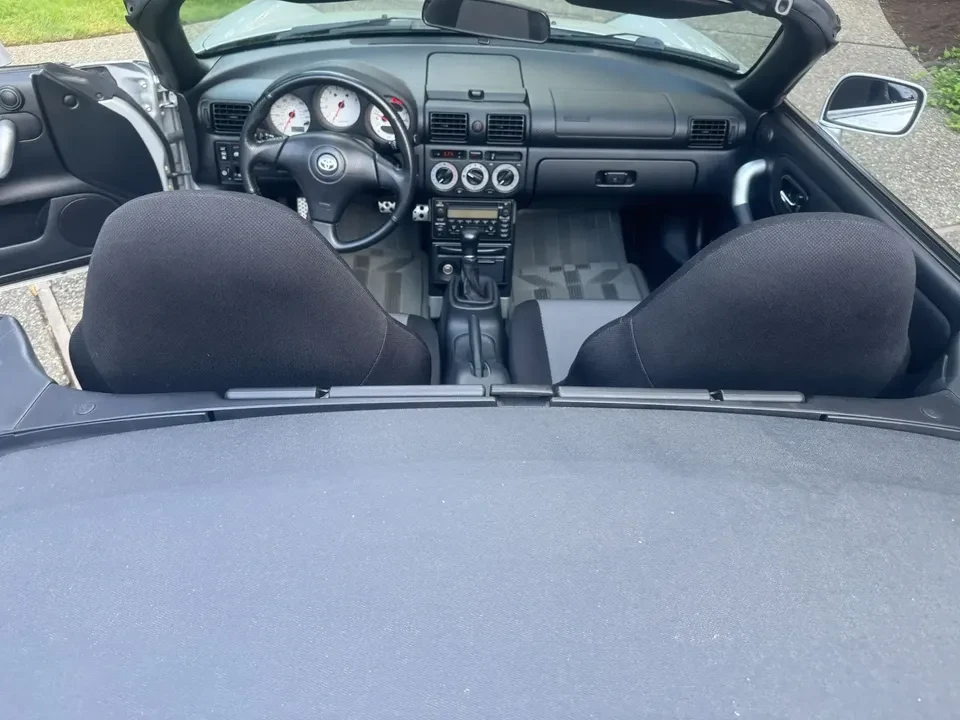 2001 Toyota MR2 Spyder/MR-S - Image 17 of 20