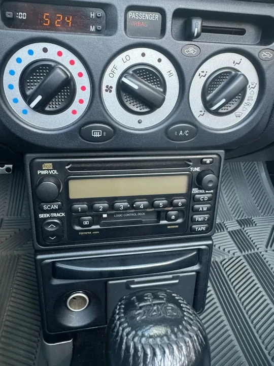 2001 Toyota MR2 Spyder/MR-S - Image 12 of 20