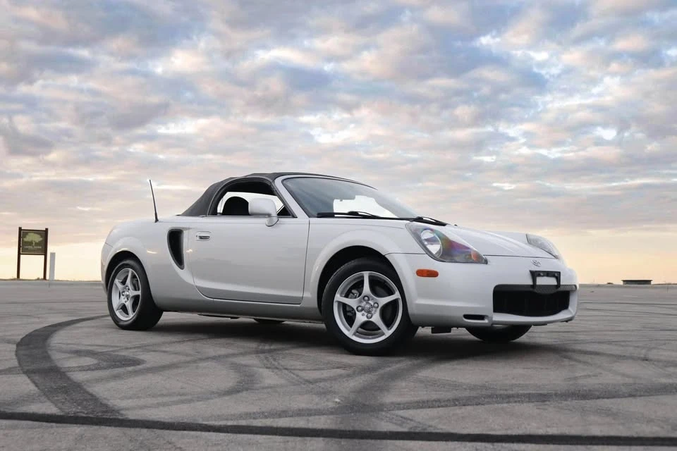2001 Toyota MR2 Spyder/MR-S - Image 2 of 20