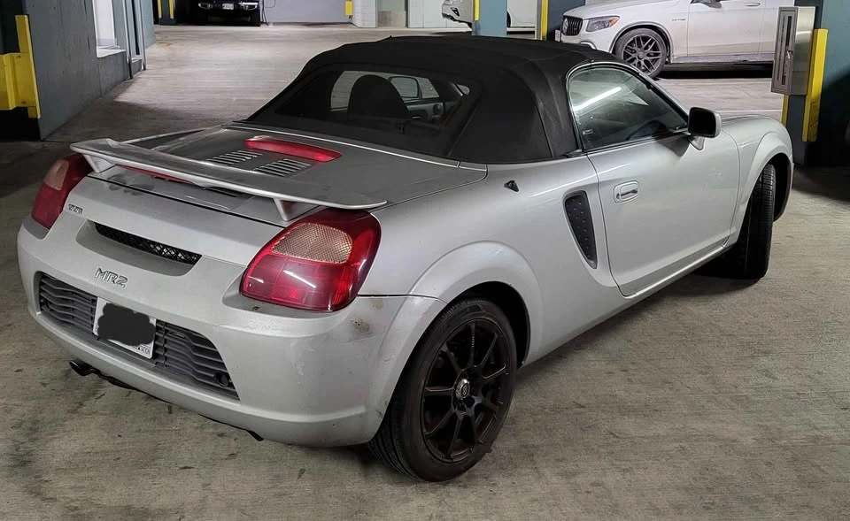 2001 Toyota MR2 Spyder/MR-S - Image 2 of 9