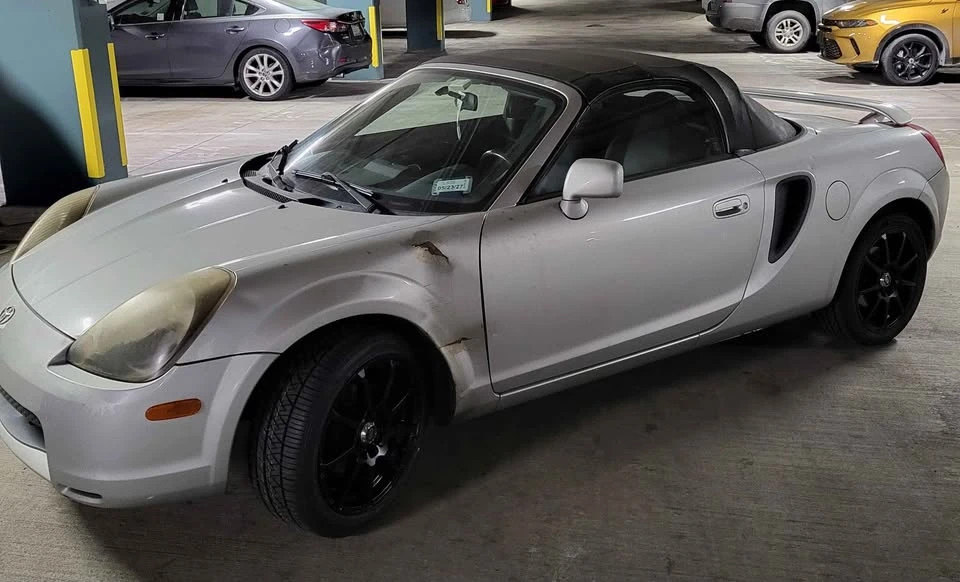 2001 Toyota MR2 Spyder/MR-S - Image 4 of 9