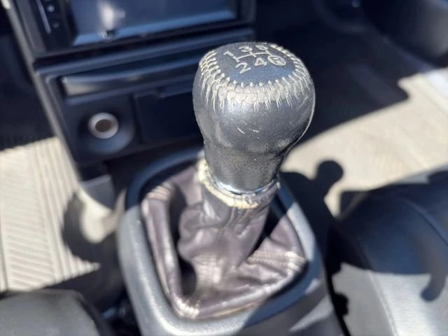 2001 Toyota MR2 Spyder/MR-S - Image 11 of 12