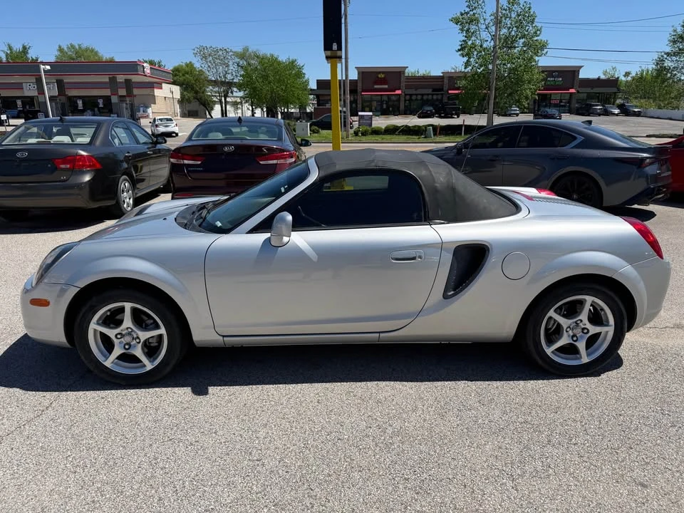 2001 Toyota MR2 Spyder/MR-S - Image 11 of 20