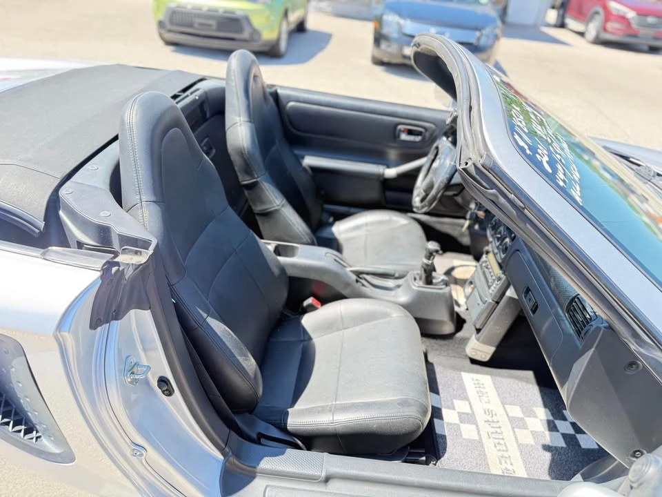 2001 Toyota MR2 Spyder/MR-S - Image 17 of 20