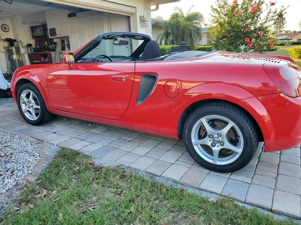 2001 Toyota MR2 Spyder/MR-S - Image 3 of 5