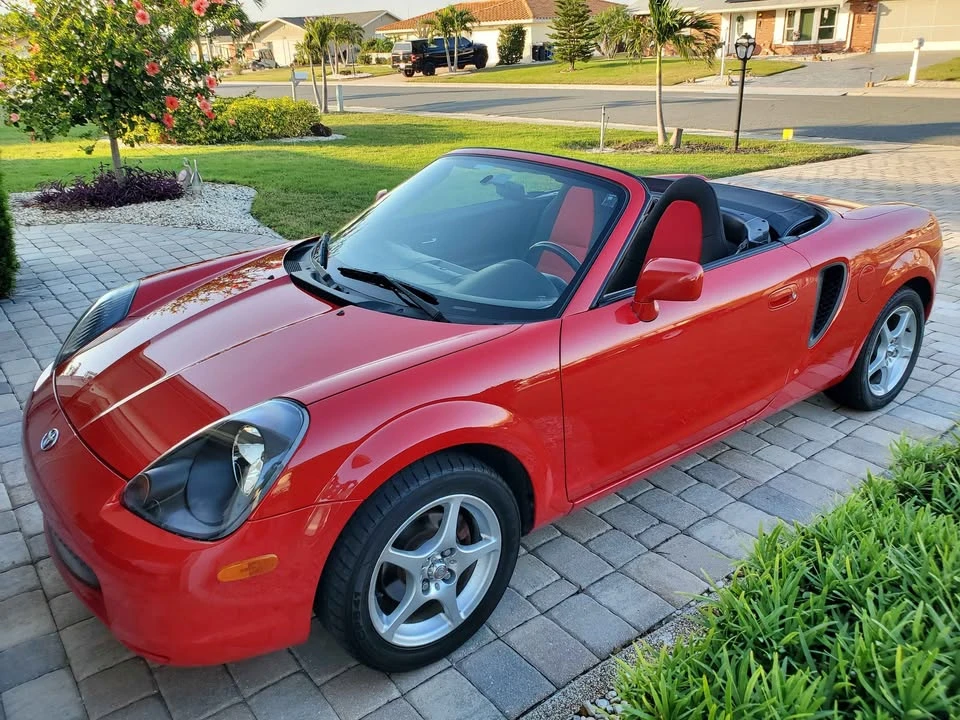 2001 Toyota MR2 Spyder/MR-S - Image 2 of 5