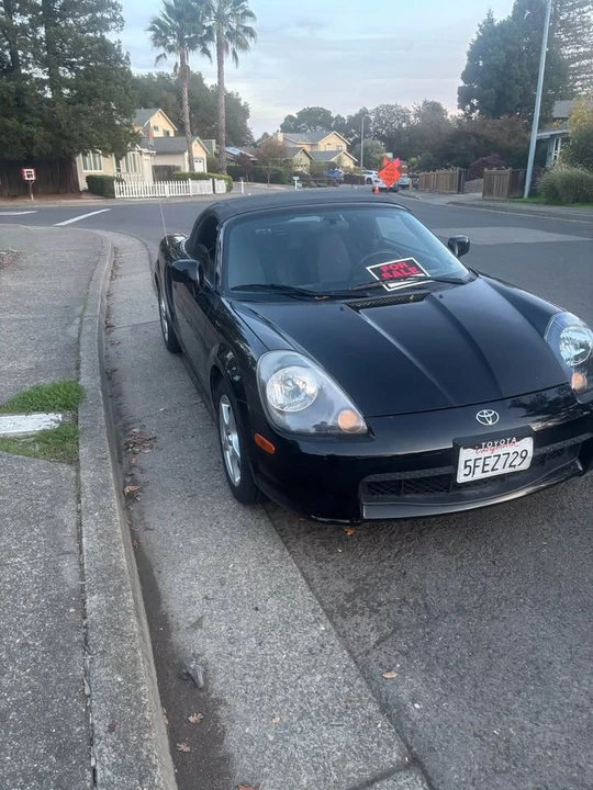2001 Toyota MR2 Spyder/MR-S - Image 2 of 8