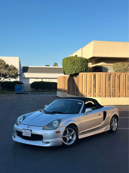 2001 Toyota MR2 Spyder/MR-S - Image 11 of 18