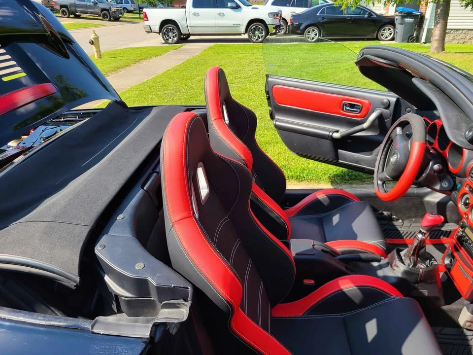 2001 Toyota MR2 Spyder/MR-S - Image 2 of 2