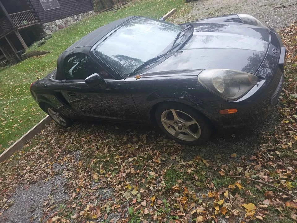 2001 Toyota MR2 Spyder/MR-S - Image 3 of 4