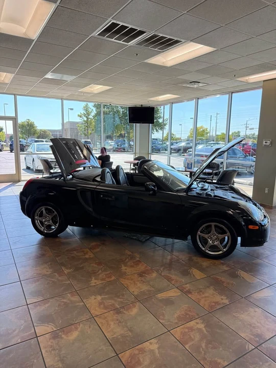 2001 Toyota MR2 Spyder/MR-S - Image 4 of 10