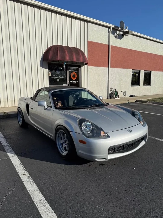 2001 Toyota MR2 Spyder/MR-S - Image 2 of 4