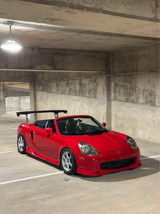 2001 Toyota MR2 Spyder/MR-S - Image 10 of 13