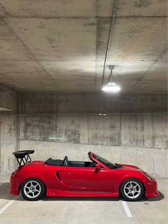 2001 Toyota MR2 Spyder/MR-S - Image 11 of 13