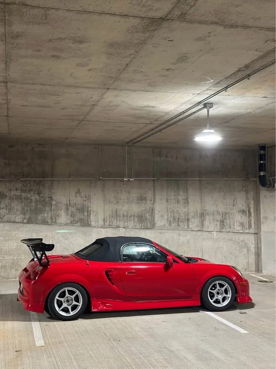 2001 Toyota MR2 Spyder/MR-S - Image 2 of 13