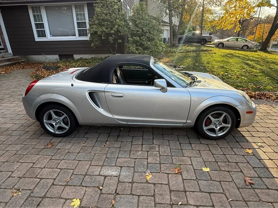 2001 Toyota MR2 Spyder/MR-S - Image 3 of 10