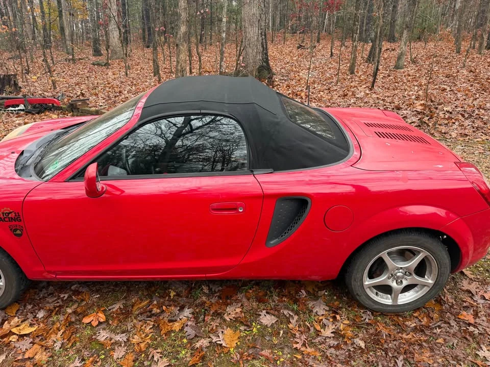 2001 Toyota MR2 Spyder/MR-S - Image 8 of 10
