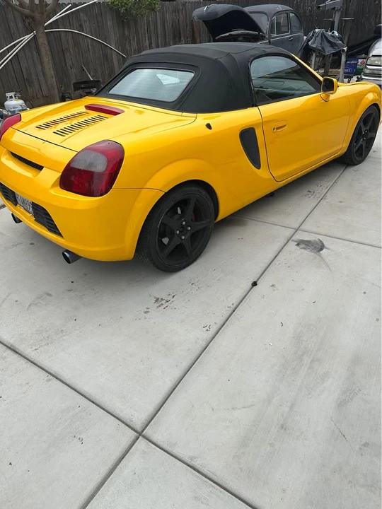 2001 Toyota MR2 Spyder/MR-S - Image 2 of 5